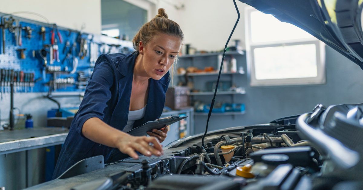 Le pourcentage de femmes qui se lancent dans une carrière dans le secteur automobile, augmente d'année en année