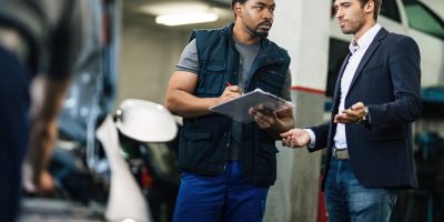 Les métiers de Vendeur Automobile et Conseiller Client Après-Vente nécessitent de développer une réelle qualité d'écoute du client.