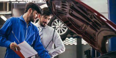 Les Techniciens Experts Après-Vente de certains constructeurs automobiles premium, sont formés en alternance avec le GNFA.